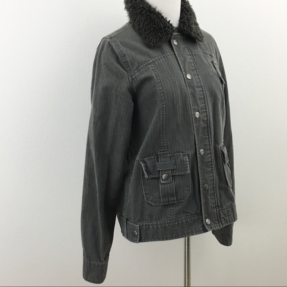 Faux Fur Collar Denim Jacket - Picture 5 of 14